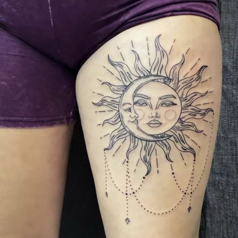 Tattoo Sol E Lua, Full Back Tattoo Women, Inner Thigh Tattoos, Tattoo Ideas Female Thigh, Front Thigh Tattoos, Tattoo Ideas Back Spine, Upper Thigh Tattoos, Tattoo Ideas Back, Cute Thigh Tattoos