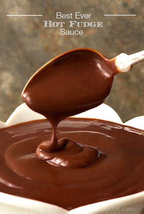 Best Ever Hot Fudge Sauce - just like the name says this stuff is seriously the best ever. What the name doesn't say is now super easy it is, you won't even believe it! Ice Cream Sauce, Sweet Sauces, Hot Fudge Sauce, Fudge Easy, Dessert Toppings, Fudge Sauce, Ice Cream Toppings, Clotted Cream, Dessert Sauces