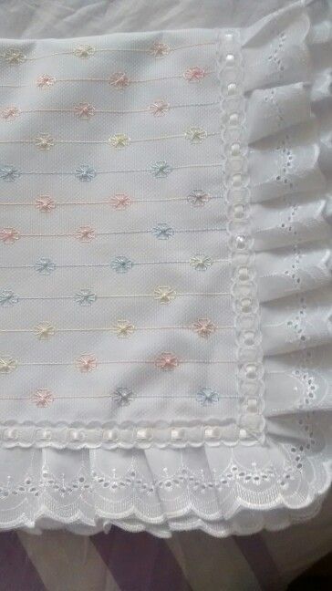 Baby Cradle Bedding, Cradle Bedding, Baby Sheets, Baby Cradle, Bantal Sofa, Baby Sewing Projects, Baby Embroidery, Heirloom Sewing, Baby Pillows