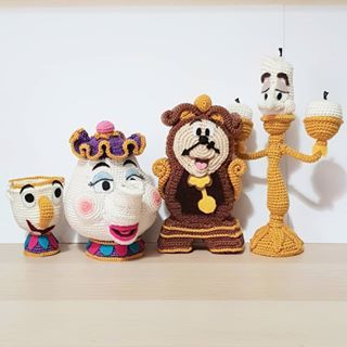 Beauty And The Beast Crochet, Cogsworth And Lumiere, Disney Crochet Patterns, Mrs Potts, Crochet Free Patterns, Crochet Disney, Freebie Friday, Pink Yarn, Crochet Animal Patterns