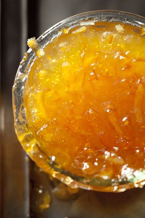 Mandarin Orange Prosecco Preserves - Recipe courtesy of Libbie Summers and adapted from her cookbook, The Whole Hog Cookbook   This looks like amazing jam! Mandarin Orange Dessert Recipes, Orange Recipes Dessert, Mandarine Recipes, Grapefruit Marmalade, Orange Dessert, Marmalade Recipe, Fruit Preserves, Orange Salad, Jam And Jelly