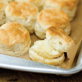 Buttermilk Biscuits Bojangles Biscuits, Yeast Biscuits, Perfect Cornbread, Best Biscuit Recipe, Southern Buttermilk Biscuits, Southern Breakfast, Easy Biscuit Recipe, Buttermilk Biscuits Recipe, How To Make Buttermilk