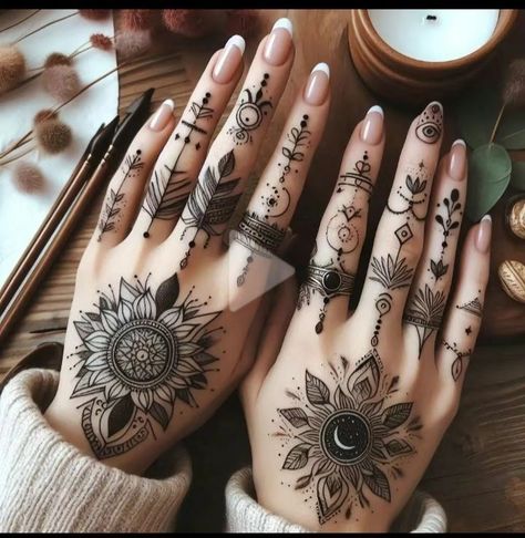 Witchy Hand Tattoos, Hand Tattoos Ideas, Girly Hand Tattoos, Hand Palm Tattoos, Tattoo Main, Hand Tattoo Ideas, Mandala Hand Tattoos, Tattoos Hand, Henna Inspired Tattoos