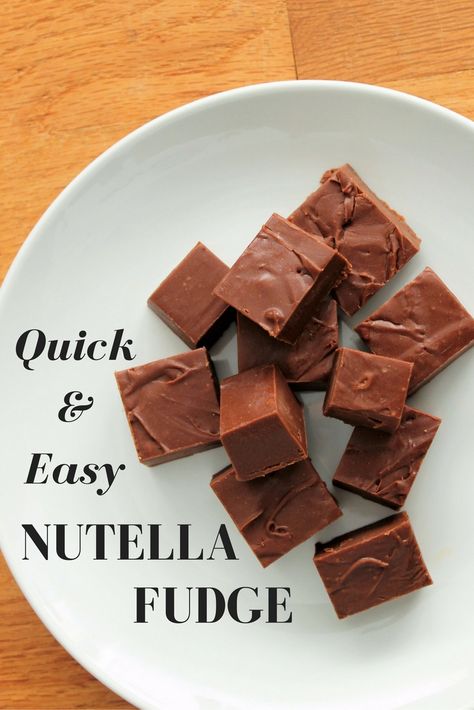 A recipe for quick and easy Nutella fudge that takes just minutes to prepare! Nutella Snacks, Nutella Recipes Easy, Fudge Dessert, Nutella Fudge, Fast Desserts, Nutella Desserts, Vegan Candies, Quick Easy Desserts, Nutella Recipes