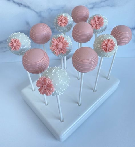 Blush Cake Pops, Cake Pops Small Business, Birthday Cake Pops For Women, Flower Theme Cake Pops, Groovy Cake Pop Ideas, Cake Pop Inspiration, Cake Pops Flowers, Bow Cake Pops, Girly Cake Pops