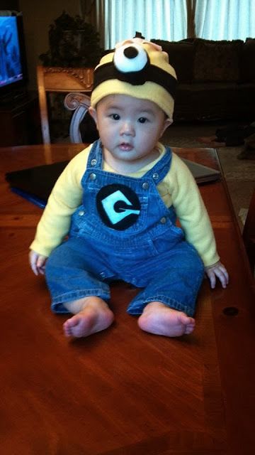 Handicraftiness: Easy Baby Minion Costume Baby Minion Costume, Diy Minion Costume, Diy Costumes Kids Boys, Minion Baby, Diy Minions, Minion Halloween, Minion Hats