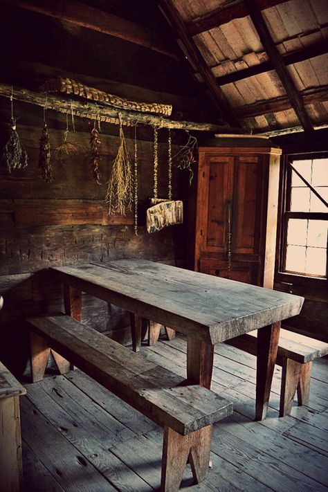 Primitive Tables, Cabin Interiors, Cabins And Cottages, Cabin Life, Viking Age, Rustic Living, Iron Age, Rustic Cabin, Cabin Homes