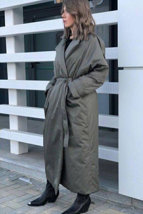 Cold Time, Fashion Outfits Casual, Winter Fashion Outfits Casual, Raincoats For Women, Clothing Hacks, Fall Winter Outfits, Long Coat, Winter Outfit, Puffer Jacket