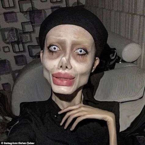 Iranian Angelina Jolie 'lookalike', Sahar Tabar, 22, from Tehran, has shocked people with her Instagram snaps Sahar Tabar, Kueez New, Scary Women, Botched Plastic Surgery, Plastic Surgery Fails, Extreme Plastic Surgery, Pouting Lips, Underground Culture, Plastic Surgery Fail