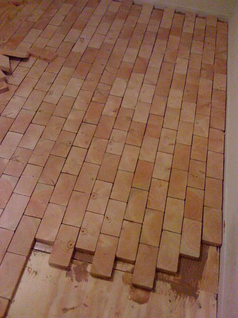 endgrain floor End Grain Flooring, Wood Block Flooring, Flooring Diy, Diy Wood Floors, Plywood Flooring, Brick Flooring, Diy Flooring, Bath Room, Room Flooring