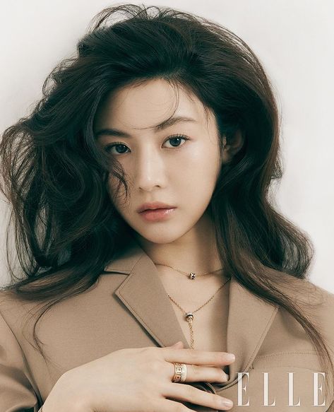 Go Younjung, Elle Korea, Photoshoot Concept, Beauty Shots, Korean Actresses, Korean Celebrities, 인물 사진, 가을 패션, Korean Actress