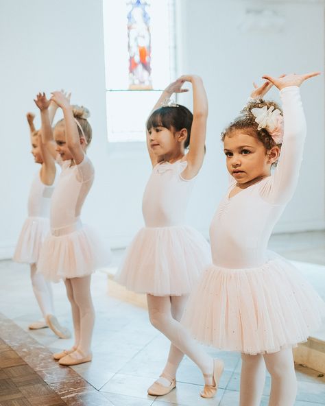 Toddler Ballet Outfit, Dancers On Stage, Personality Pics, Dance Photoshoot, Ballerina Kids, Toddler Ballet, Kids Ballet, Toddler Dance, Dance Photo Shoot