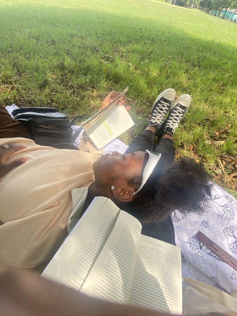 Outdoor Reading Aesthetic, Reading In A Park Aesthetic, Reading At Park Aesthetic, Reading Summer Aesthetic, Reading On Grass Aesthetic, Reading Outside Aesthetic Summer, Summer Reading Asthetics, Reading Park, Reading In The Park