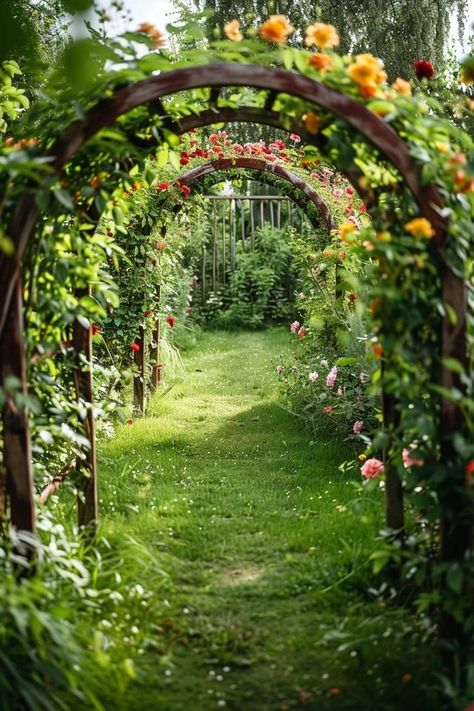 Creative DIY Garden Arch Ideas for Your Backyard Backyard Gate Arch, Round Garden Arch, Yard Arch Ideas, Arch Garden Ideas, Wedding Archway Ideas, Diy Garden Archway, Garden With Arch, Secret Garden Ideas Backyard, Garden Archway Ideas