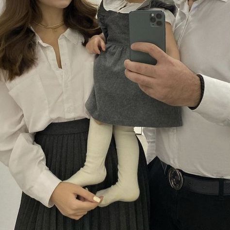 Father And Baby, The Emperor, Future Lifestyle, Mommy Life, Cute Family, Family Goals, Girl Mom, Children And Family, Couple Aesthetic