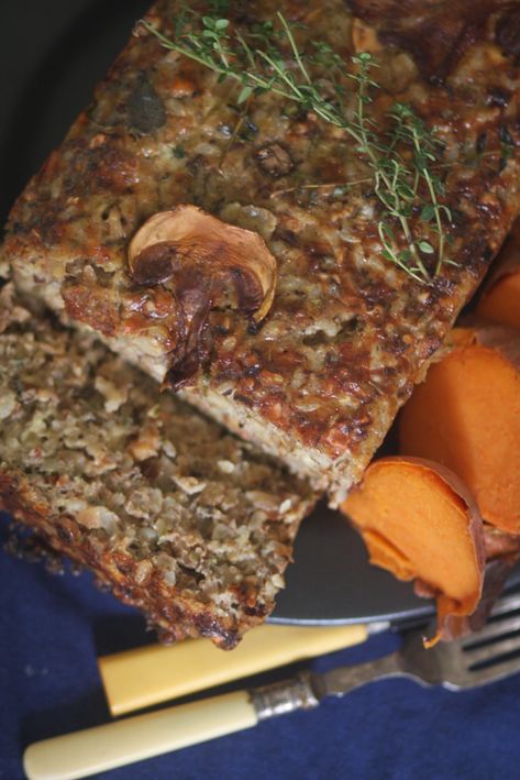 Vegetarian Loaf, Vegetarian Inspiration, Veggie Loaf, Vegetarian Meatloaf, Nut Loaf, Healthy Winter Meals, Sweet Dumplings, Winter Cooking, Vegetarian Thanksgiving