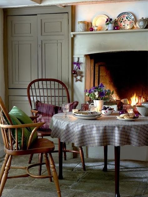 Breakfast Room with Fireplace | Content in a Cottage Casa Country, Colonial Decor, Cottage Interiors, Colonial Style, Colonial House, Cozy Cottage, Breakfast Room, Design Case, A Fire