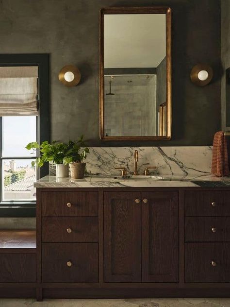 White Marble Backsplash, Moody Bathroom, Dark Wood Bathroom, Santa Barbara Style, Dark Bathrooms, Socialite Family, Decor Studio, Brown Bathroom, Transitional Bathroom