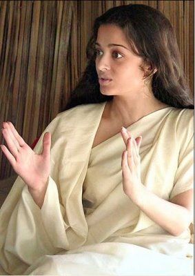 Aishwarya Rai Without makeup in Choker Bali Aishwarya Rai Without Makeup, Aishwarya Rai Images, Bride And Prejudice, ऐश्वर्या राय, Aishwarya Rai Photo, Actress Without Makeup, Rare Images, Aishwarya Rai Bachchan, Flashing Lights