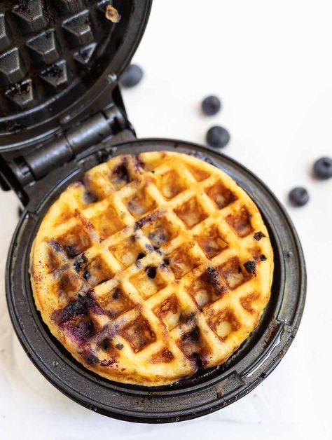 Blueberry Waffle Recipe, Blueberry Waffles Recipe, Mini Waffle Recipe, Blueberry Waffle, Keto Blueberry Muffins, Zero Carb Foods, Keto Chaffles, Keto Blueberry, Blueberry Waffles