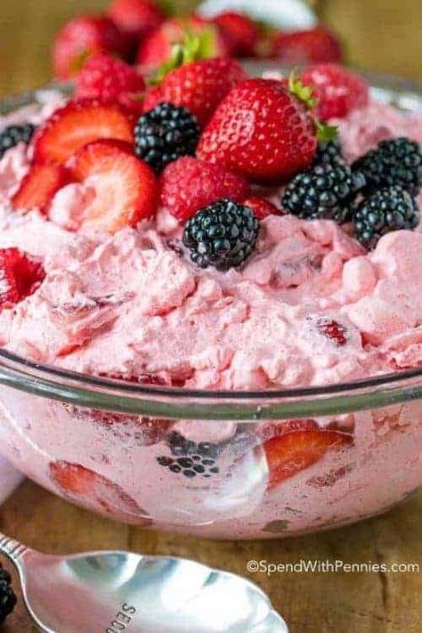 Watergate Salad - Spend With Pennies Blackberry Fluff, Jello Salad Recipes With Cool Whip, Cottage Cheese Fruit Salad, Berry Fluff, Fluff Jello Salad, Cottage Cheese Fruit, Jello Fluff, Fluff Recipes, Fluff Salads