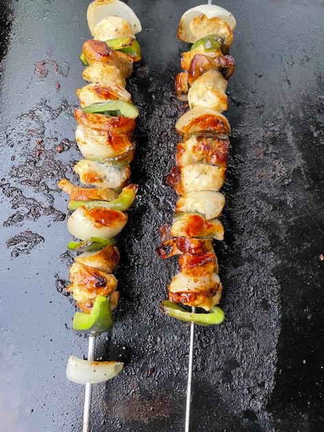 Chicken Kabobs on Blackstone Griddle - From Michigan To The Table Kabobs On The Blackstone, Chicken Kabob Marinade, Easy Summer Grilling Recipes, Beef Kabob Recipes, Griddle Cooking Recipes, Camp Recipes, Outdoor Cooking Recipes, Brown Chicken, Blackstone Recipes