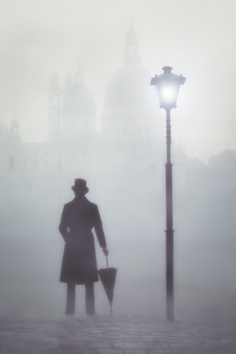 Victorian Man Art, Victorian Men, Victorian Man, Foggy Day, Victorian Aesthetic, Victorian London, Night Circus, 다크 판타지, Ciel Phantomhive