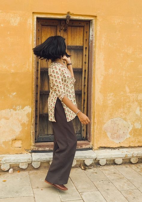 Short Kurti, Indian Kurta, Hair Girl, Girl Short Hair, Brown Girl, Girl Hairstyles, Short Hair, Short Hair Styles, Hair Styles