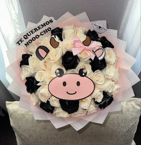 Cow Rose Bouquet, Cow Theme Flower Bouquet, Cow Print Flower Bouquet, Cow Bouquet Flowers, Easter Bouquet Ideas, Valentines Roses Bouquet Ideas, Enternal Flowers Bouquet, Cow Flower Bouquet, Snack Bouquet Ideas