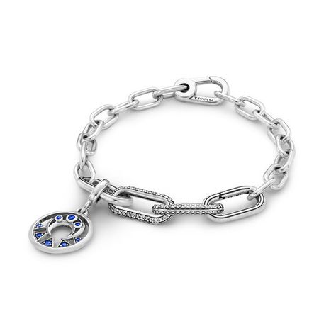 Link what you love like never before. Our sterling Silver Pandora ME Link Chain Bracelet holds endless styling possibilities. This set includes the Pandora Me Link Chain Bracelet, Pandora Me Styling Pavé Double Link and Pandora Me Moon Power Medallion. Pandora ME Moon Power Set Mens Leather Jewelry, Pandora Me, Bracelet Pandora, Bracelet Metal, Wedding Jewelry Bracelets, Jewellery Uk, Custom Bracelets, Pandora Bracelet, Geometric Earrings