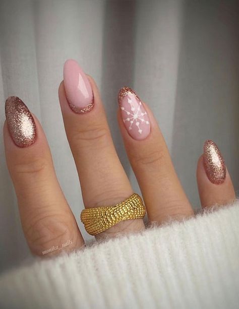 45 Christmas Wedding Nails Perfect For Christmas Weddings December Nails, Nagel Tips, Cute Christmas Nails, Christmas Nails Easy, Christmas Gel Nails, Her Nails, Snowflake Nails, Festival Nails, New Year's Nails