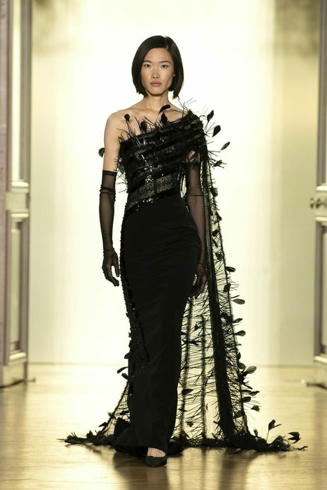 Georges Chakra Fashion show, Runway, Couture, Fall Winter 2023, Paris Fashion Week, Runway Look 2023 Paris Fashion, Fashion Show Runway, Paris Fashion Week Runway, Georges Chakra, Glamour Dress, Fashion Week Runway, Winter 2023, Large Fashion, Couture Collection