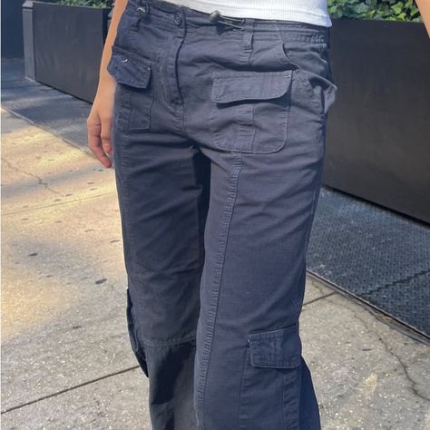 Low-Rise, Cargo Pants With Front And Back Pockets, Two Pockets On The Side Leg, An Adjustable Drawstring Waist And A Straight Leg Fit. Fabrics: 100% Cotton Measurements: 9" (23 Cm) Rise, 28" (71 Cm) Inseam, 27" (69 Cm) Waist. Kim Cargo Pants, Brandy Melville Cargo Pants, Blue Cargo Pants, 120 Pounds, Brandy Melville Pants, Cute Pants, Black Cargo Pants, Black Cargo, Navy Blue Color