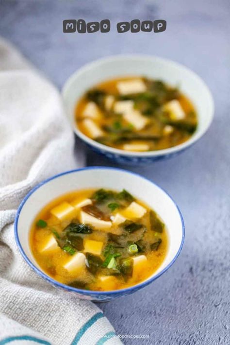 Miso Soup (Misoshiru 味噌汁) | Oh My Food Recipes Tofu Seaweed, Homemade Miso Soup, Japanese Cabbage, Homemade Miso, Pork Soup Recipes, Japanese Miso Soup, Mapo Tofu Recipe, Miso Soup Recipe, Low Calorie Vegan