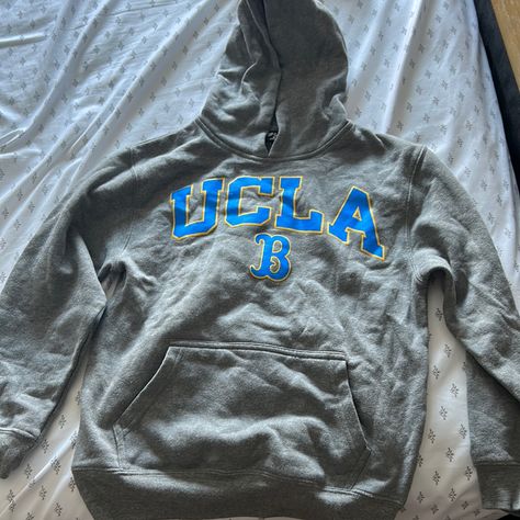 New Condition - Never Worn - Runs Small Soft-washed Crew Neck Sweatshirt For College, Ucsd Sweatshirt, Cheap Vintage College Sweatshirt, Ucla Merch, Ucla Hoodie, Vintage College Sweatshirts, Vintage College, College Sweatshirt, Cool Fits