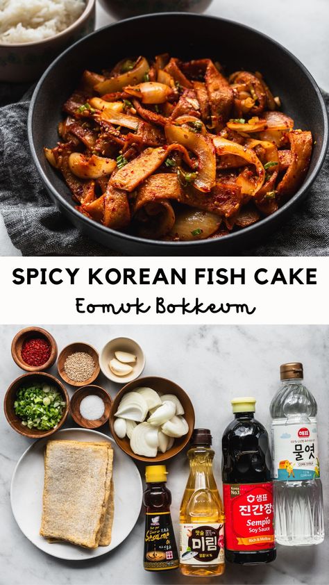 Korean stir fried fish cake (eomuk Bokkeum) with ingredients on the bottom Stir Fry Fish Cake, Korean Seafood Recipes, Korean Fish Cake Soup Recipe, Korean Fish Cake Recipe, Spicy Fish Recipes, Fish Cake Korean, Eomuk Bokkeum, Korean Recipes Easy, Korean Fish Cakes