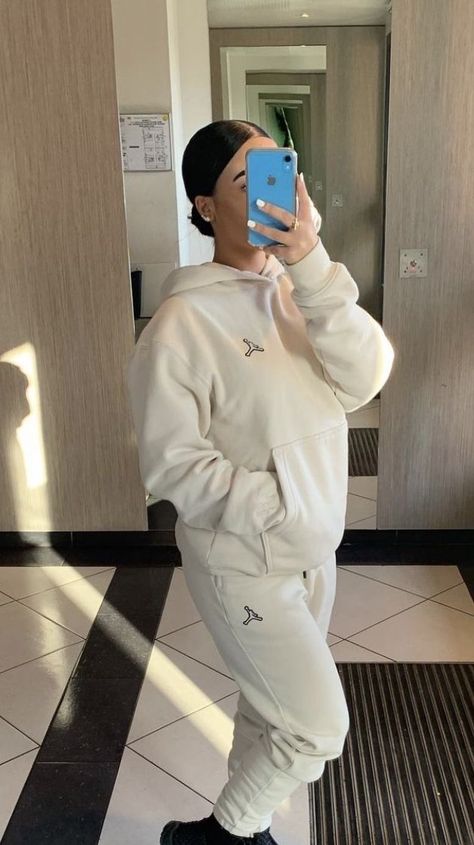 Outfit Jogging Nike, Tracksuits Outfits Women, Jogging Nike Outfit, Outfit Coco Jojo, Coco Jojo Outfit, Nike Ensemble, Ensemble Zara, Zara Drip Outfit, Coco Jojo