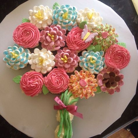 Cupcakes For 90th Birthday Party, Cupcakes 60th Birthday Women, 100th Birthday Cupcakes, Mom Birthday Cupcakes, 75 Birthday Cupcakes, Grandmothers Birthday Party Ideas, 90th Bday Cake Ideas, 70th Birthday Desserts, 67th Birthday Cake For Mom