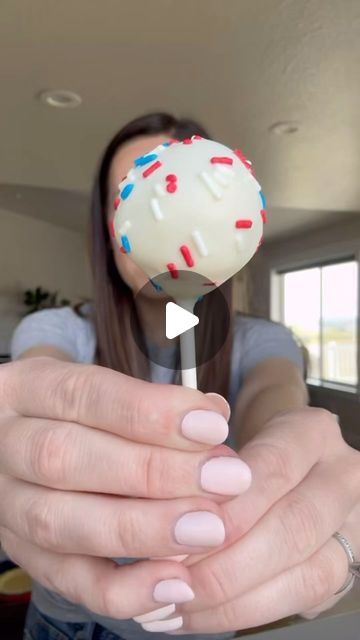 Karli | Family Food Blogger on Instagram: "Cake pops but make them✨patriotic✨  Making homemade cake pops doesn’t have to be difficult to be beyond yummy! Follow my method for easy, delicious, beautiful cake pops!   #cakepops #homemade #baking #patriotic #independenceday #memorialday #redwhiteandblue #cakeballs #starbies #starbucks #dupe" July 4th Cake Pops Recipe, Cooking With Karli Cake Pops, Timbit Cake Pops, Easy Holiday Cake Pops, Patriotic Cake Balls, Easiest Cake Pop Recipe, How To Make Cake Pops Easy Video, No Bake Cake Pops Recipe, How To Make Cakepops Easy