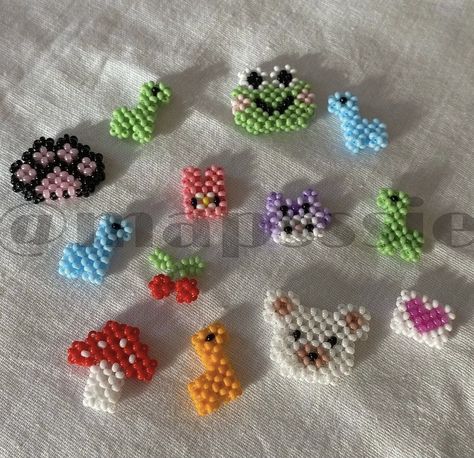 Pony Bead Crafts, Diy Beaded Rings, Aqua Beads, Melting Beads, Bead Charms Diy, Diy Bracelets Patterns, Handmade Jewelry Tutorials, Beaded Crafts, Perler Bead Art