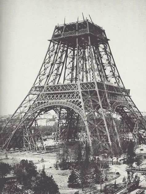 Gumption: Under Construction Stereoscopic Photography, Tower Eiffel, Torre Eiffel Paris, Paris Francia, Eiffel Tower In Paris, Vintage History, Tower In Paris, Simple Person, Old Paris