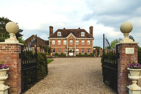 Georgian Estate, Unusual Wedding Venues, Country House Wedding Venues, Unusual Wedding, Website Coming Soon, Beautiful Wedding Venues, Traditional English, Outdoor Weddings, Clear Blue Sky