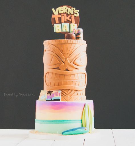 Vacation To Hawaii, Bar Cake, Hawaiian Birthday, Summer Cakes, Hawaiian Theme, Cupcake Frosting, Vancouver British Columbia, Unique Cakes, Luau Party