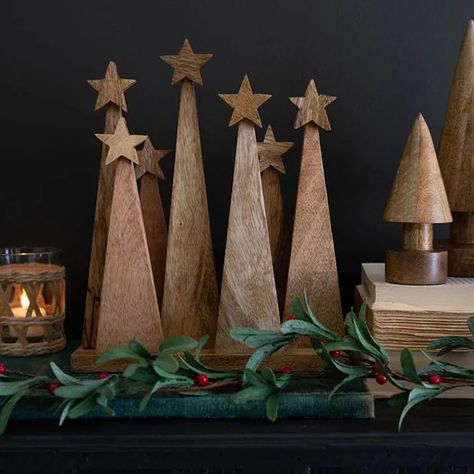 Wood Christmas Trees, Navidad Natural, Christmas Tree On Table, Tree Centerpieces, Home Decor Christmas Gifts, Wooden Christmas Tree, Wood Christmas Tree, Wood Product, Wooden Christmas Trees