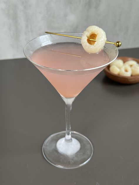 Guava Lychee Martini — Drinks with Danica Late Summer Cocktails, Lychee Martini, Martinis Drinks, 30th Birthday Ideas, Labor Day Weekend, Alcohol Drink Recipes, Party Events, Recipe Video, Summer Break