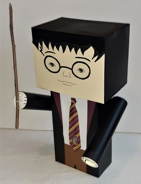 Harry Potter knutselen Harry Potter Surprise, Surprise Harry Potter, Harry Potter Films, Vault Boy, Harry Potter, Doodles, Van, Fictional Characters, Gifts