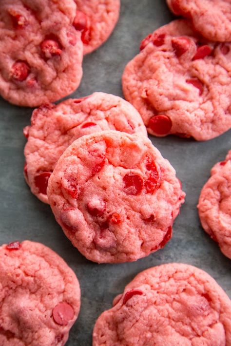 Easy cherry cookies loaded with cherry chips and maraschino cherries. These are easy cake mix cookies that take 20 minutes to make with four ingredients. Cherry Chip Cookies, Easy Cake Mix Cookies, Cherry Chip Cake Mix, Cherry Chocolate Chip Cookies, Cherry Chip Cake, Cherry Cookies Recipes, Baker Kitchen, Cake Mix Cookie Bars, Cherry Cookies