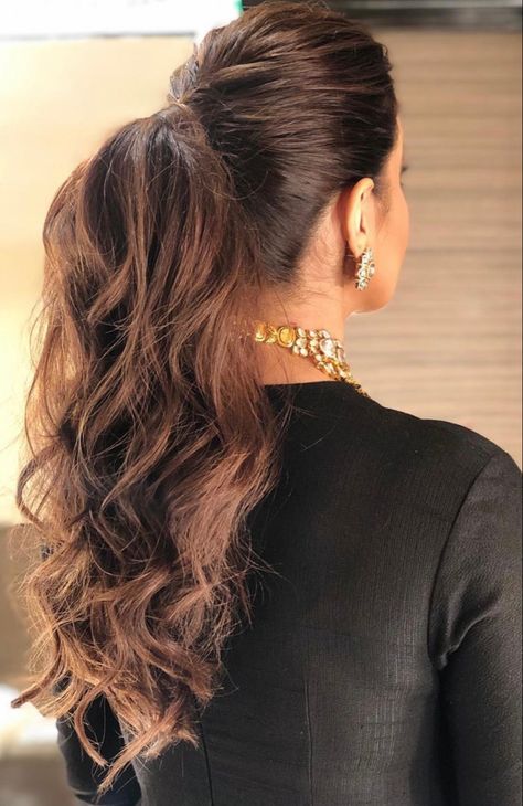 Pony Hairstyle On Saree, Open Hairstyles For Western Dress, Messy Ponytail Hairstyles Indian Wedding, Pony Hairstyle For Saree, Messy Pony Hairstyles, Reception Pony Hairstyles, Indian Ponytail Hairstyles, Rom Hairstyle, Messy Ponytail Hairstyles Indian