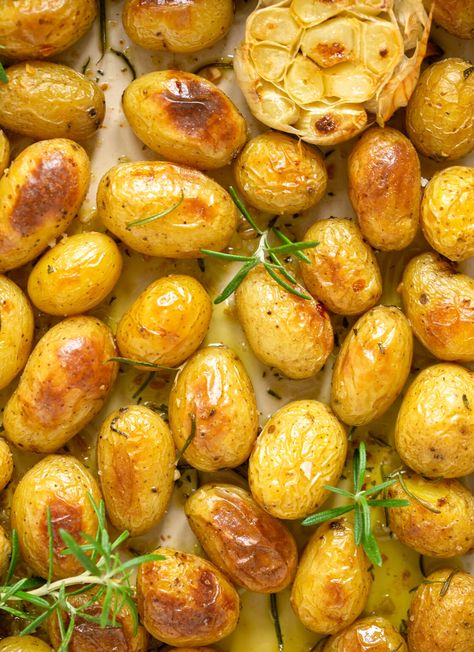 Quick Roasted Potatoes, Reheat Baked Potato, Yellow Potatoes Recipes, Roasted Small Potatoes, Roasted Yellow Potatoes, Small Potatoes Recipe, Quick Potato Recipes, Baked Baby Potatoes, Simple Cupboard