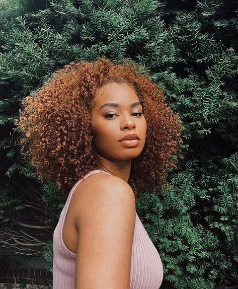 Hair Colors For Dark Skin, Hair Color For Brown Skin, Hair Color For Dark Skin, Colors For Dark Skin, Ginger Hair Color, Colored Curly Hair, Dyed Natural Hair, Honey Blonde Hair, Black Curly Hair